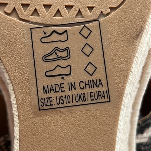 New woman’s wedges. Cute!! Sz 10 Qupid - Picture 6 of 7